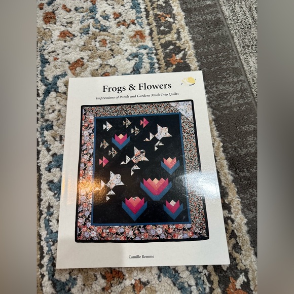 Camille Remme Frogs Flowers: Impressions of Ponds and Gardens‎ Made into Quilts - Picture 1 of 3